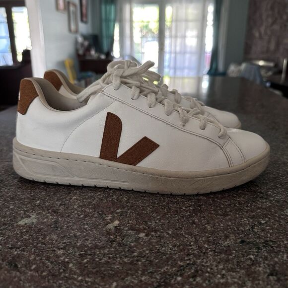 VEJA Shoes - Veja Esplar CWL Leather Size 9 Women's White Camel Tan Casual Shoes Sneakers